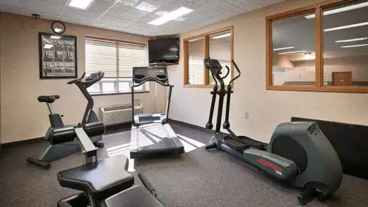 Best Western Plus Burlington Inn & Suites - 21