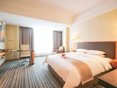 Ramada Plaza by Wyndham Shanghai Pudong Airport - 2