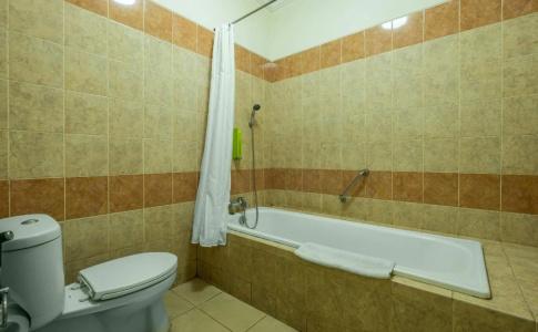 Isola Resort - 9