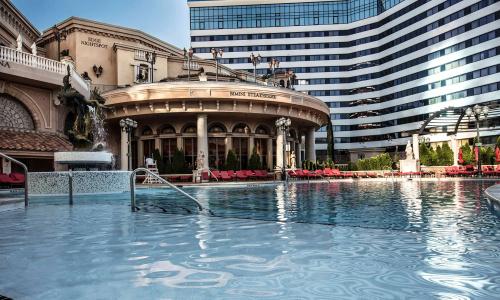 Peppermill Resort Spa Casino - 18