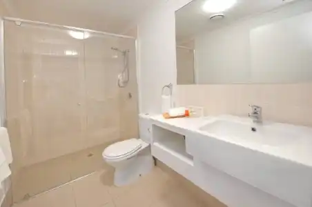 The Edge Apartment - 24