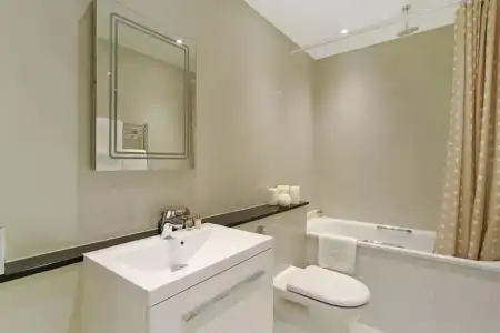 Queensgate Court - 117
