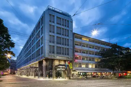 Locke am Platz - 42