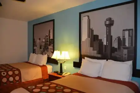 Super 8 by Wyndham Austin/Airport South - 16