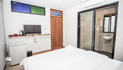 The Arak Bed Bar and Hostel - 4