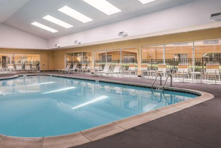 La Quinta Inn & Suites by Wyndham Univ Area Chapel Hill - 14