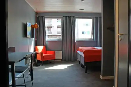 Narvik Wivel - 55
