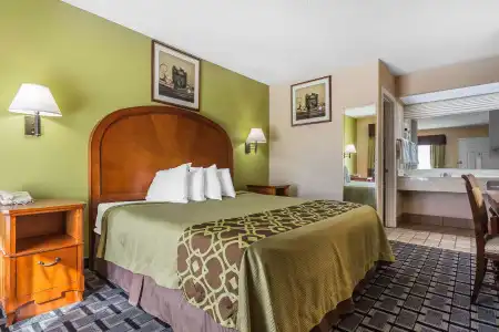 Rodeway Inn Augusta - 2