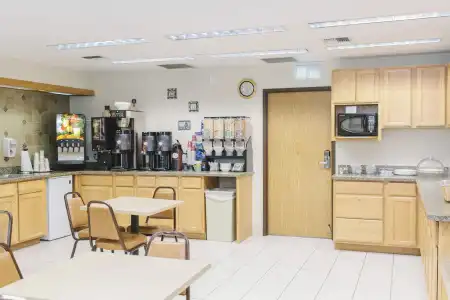 Lavissh Inn and Suites - 15