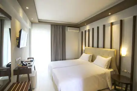 Royal and Suites - 9