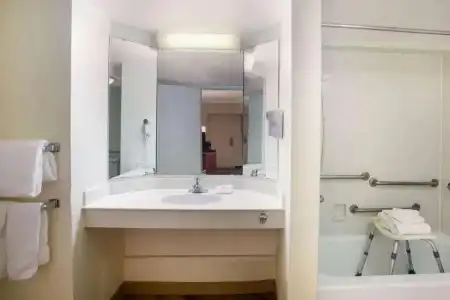 La Quinta Inn by Wyndham Austin Capitol / Downtown - 44