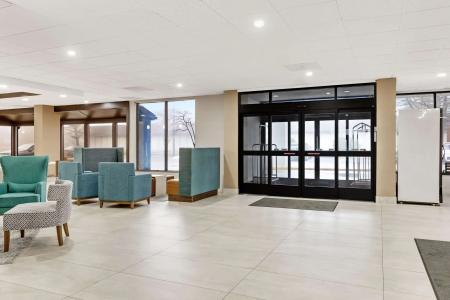 Clarion Pointe Near Erie Casino - 9