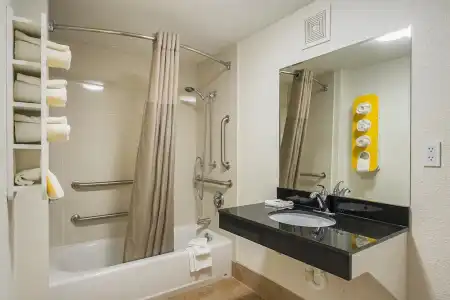 Motel 6 Savannah, GA - Midtown - 39