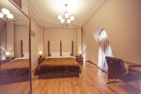 Royal Venezia - 1