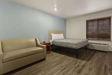 WoodSpring Suites Macon West I-475 - 29