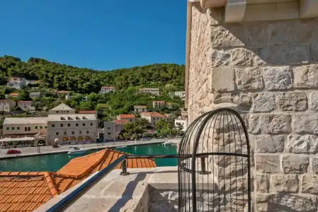 Puteus Palace Brac - 94