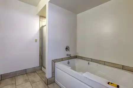 Best Western Plus Scottsdale Thunderbird Suites - 108