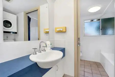 Cairns Reef Apartments & Motel - 7