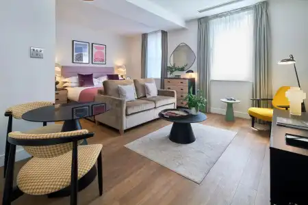 Cheval Harrington Court at South Kensington - 20