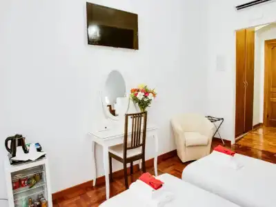 Lh Royal Suites - 18
