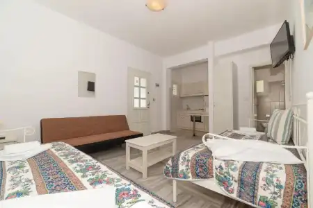 Christiana - 105
