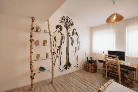 18Arts - Living in a Gallery! - 46