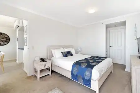 Crystal Bay on the Broadwater - 407