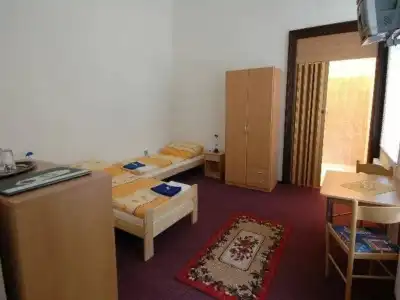 U Dvou zlatých klíčů - 3