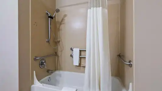 Best Western Plus Eastgate Inn & Suites - 56