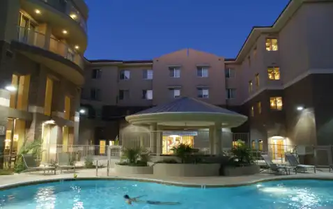 Hilton Garden Inn Phoenix Airport - 12