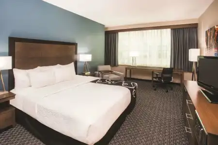 La Quinta Inn & Suites by Wyndham Chicago Downtown - 86