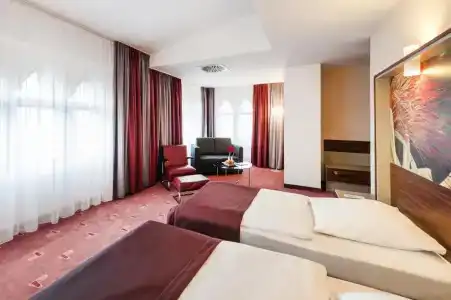 Premier Inn Köln City Mediapark - 80