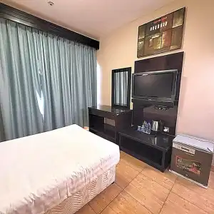 Strand Abu Dhabi - 32