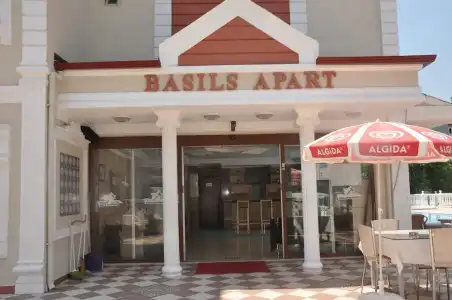 Basil's Apart - 0
