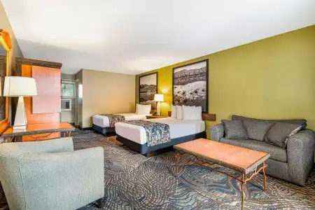Super 8 by Wyndham Lake George/Downtown - 3
