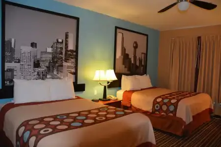 Super 8 by Wyndham Austin/Airport South - 15