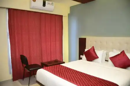 OYO 71452 Malad Grand - 20