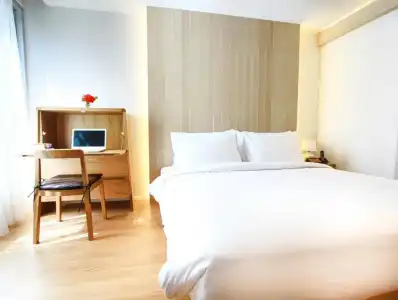 Balcony Seaside Sriracha & Serviced Apartments (SHA Extra Plus) - 178