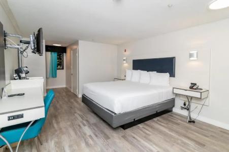 Costa Art Laguna Beach - 45