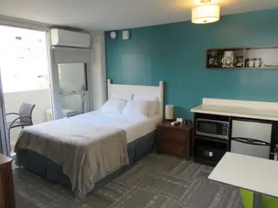 Waikiki Central - 10