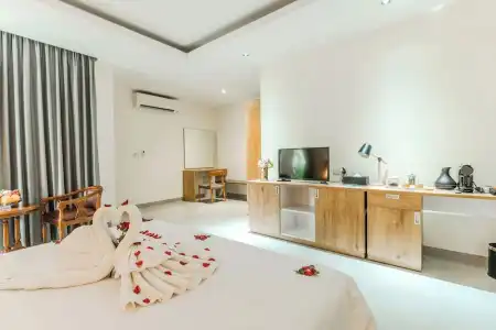 Sea Breeze Resort - 323