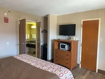 Mountain Vista Inn & Suites - 30