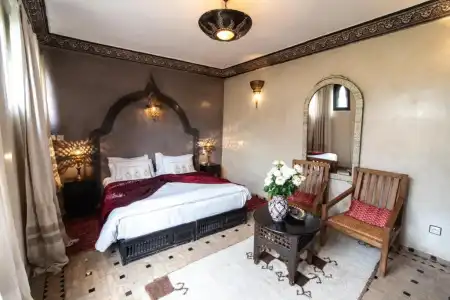 Riad Mur Akush - 16