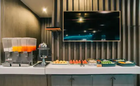iCheck inn Central Patong - 11