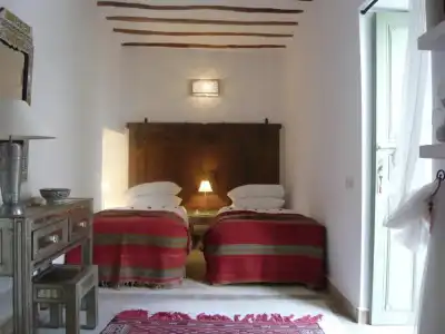 Riad Timila - 25