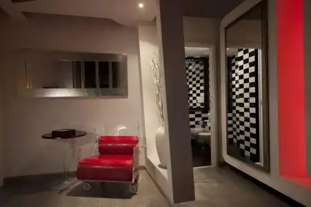Luxury on the River - 10