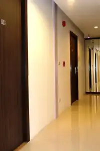 Nantra Silom - 14