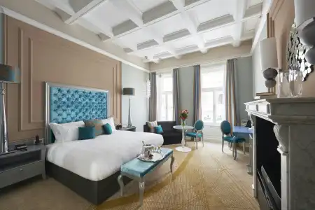 Aria Budapest by Library Collection - 2
