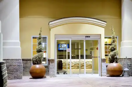 Best Western Plus Eastgate Inn & Suites - 27