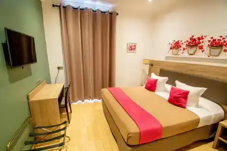 Hôtel Parisien - 82